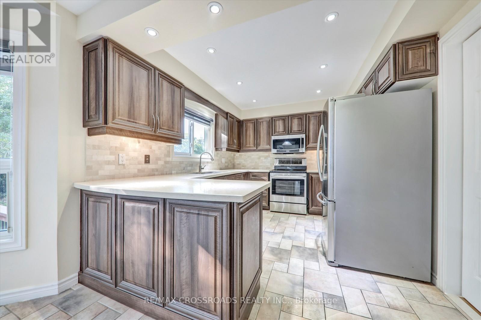 3993 Ellesmere Road, Toronto (Highland Creek), Ontario  M1C 1J3 - Photo 18 - E12450470