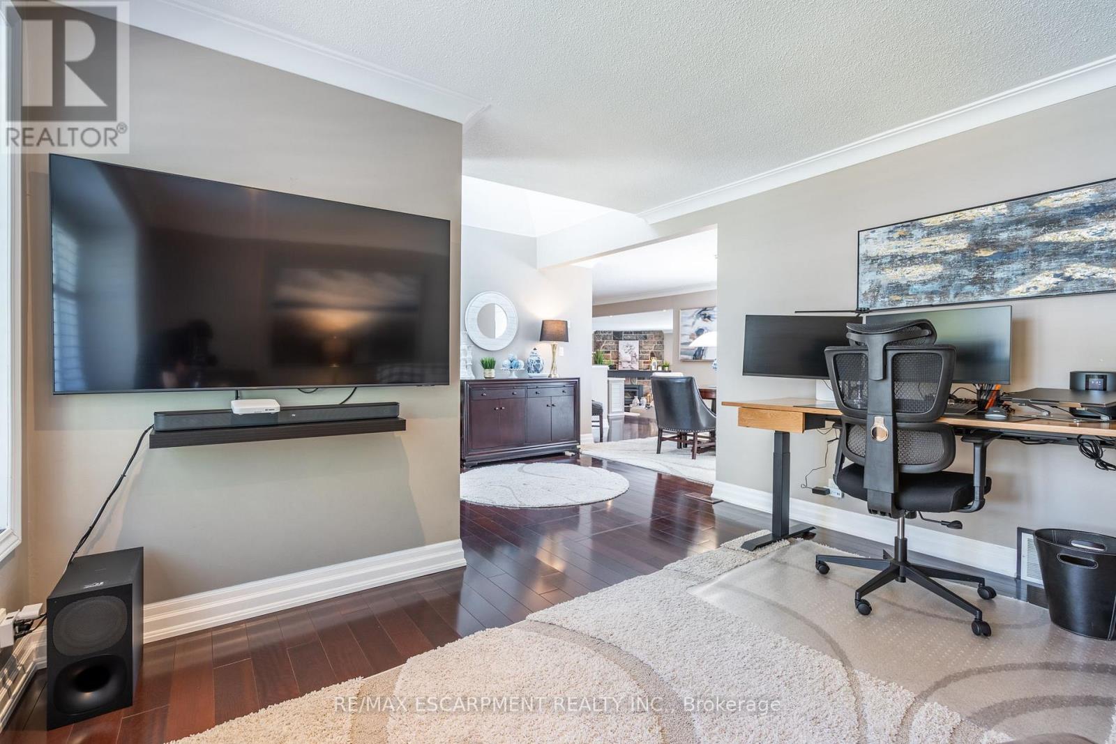 388 Wilson Avenue, Burlington, Ontario  L7L 2M9 - Photo 8 - W12182783