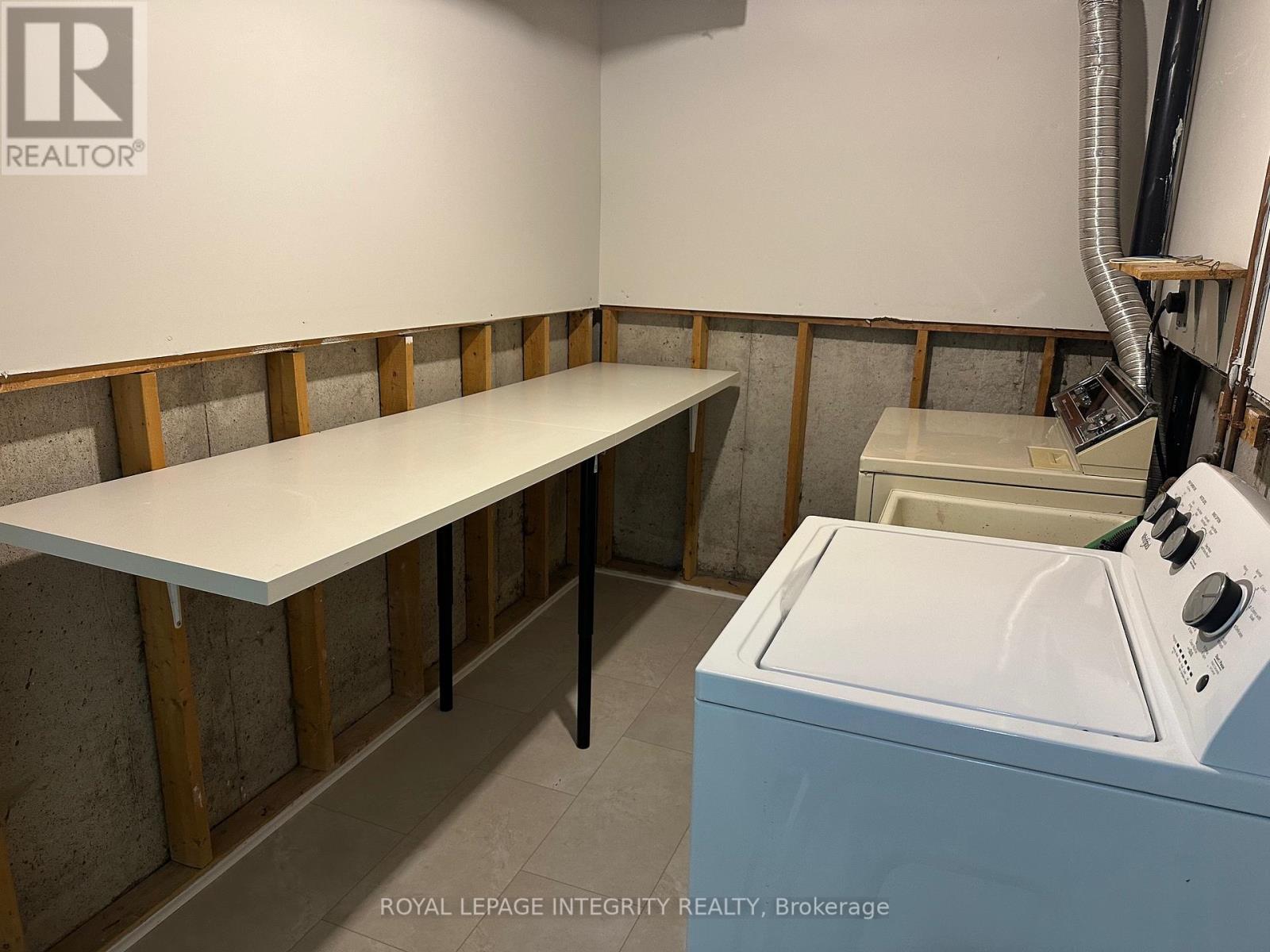 30 Bujold Court, Ottawa, Ontario  K2L 3N5 - Photo 24 - X12450279