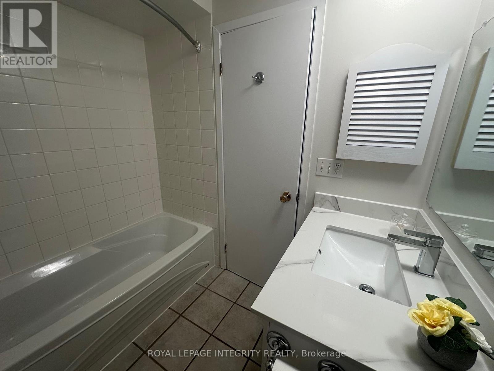 30 Bujold Court, Ottawa, Ontario  K2L 3N5 - Photo 18 - X12450279