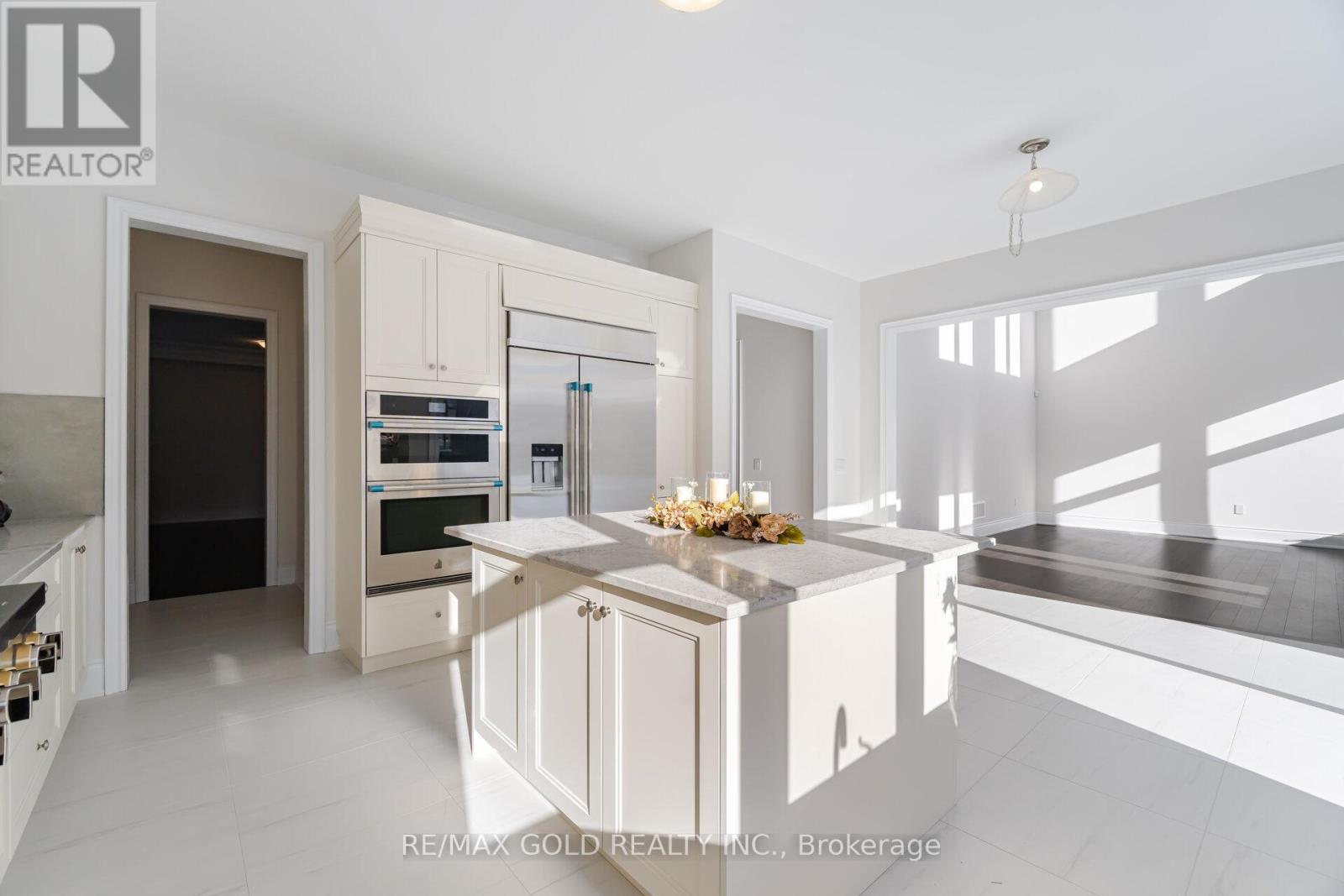 82 Raspberry Ridge Avenue, Caledon, Ontario  L7C 4N2 - Photo 16 - W12326980