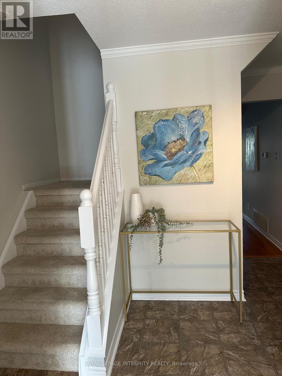 30 Bujold Court, Ottawa, Ontario  K2L 3N5 - Photo 11 - X12450279