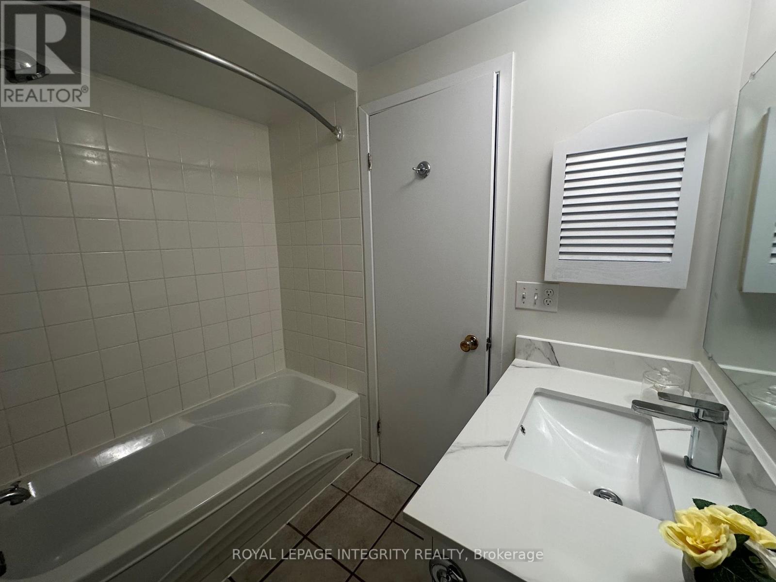 30 Bujold Court, Ottawa, Ontario  K2L 3N5 - Photo 19 - X12450279