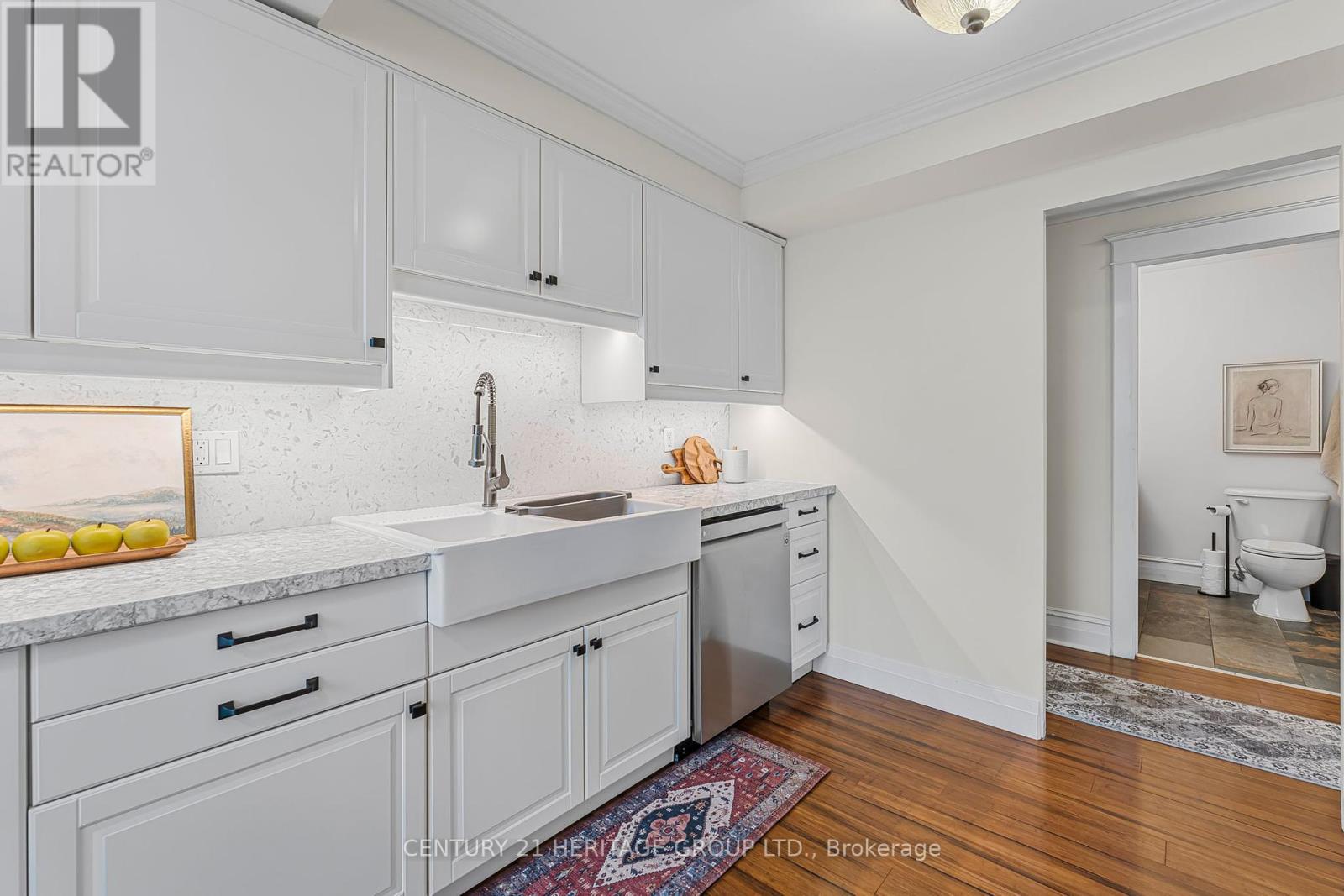 102 - 67 Caroline Street S, Hamilton, Ontario  L8P 3K6 - Photo 7 - X12449712
