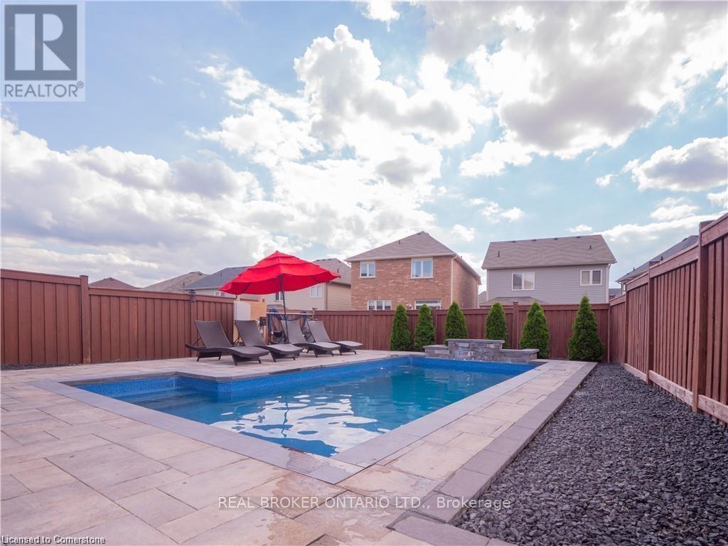 14 Carroll Lane, Brantford, Ontario  N3T 5L5 - Photo 2 - X12450256