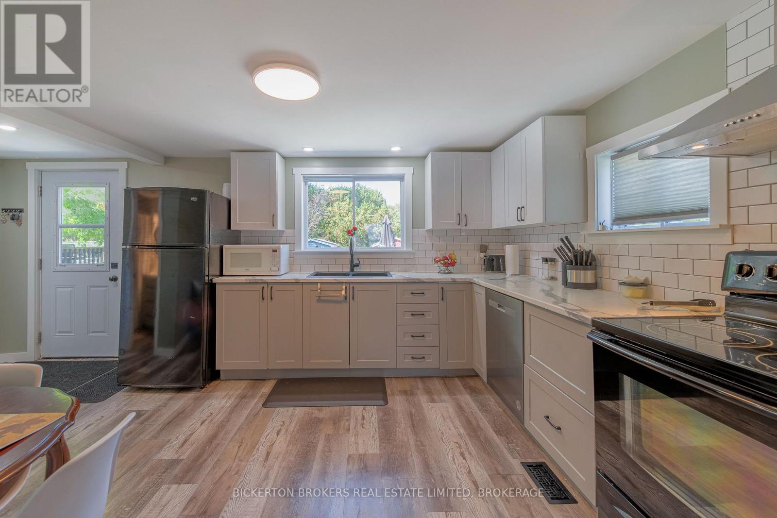 140 Georgiana Street, Gananoque, Ontario  K7G 1M4 - Photo 16 - X12450566