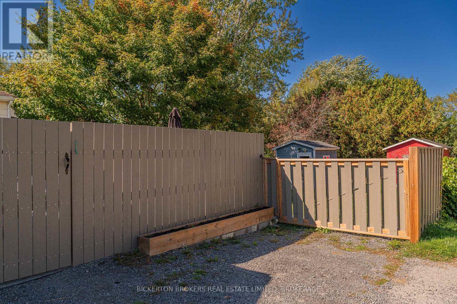 140 Georgiana Street, Gananoque, Ontario  K7G 1M4 - Photo 8 - X12450566