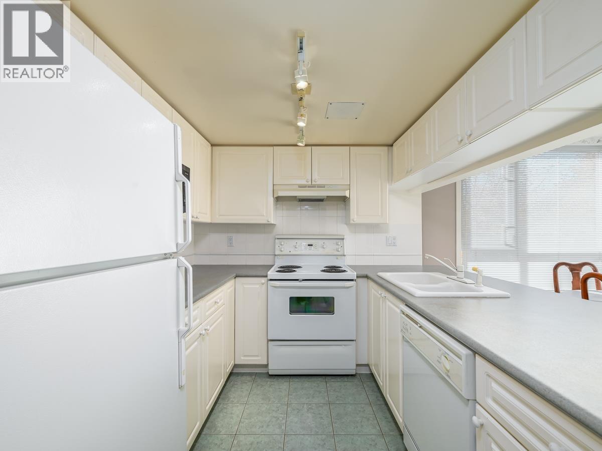 201 5860 Dover Crescent, Richmond, British Columbia  V7C 5S6 - Photo 3 - R3055621