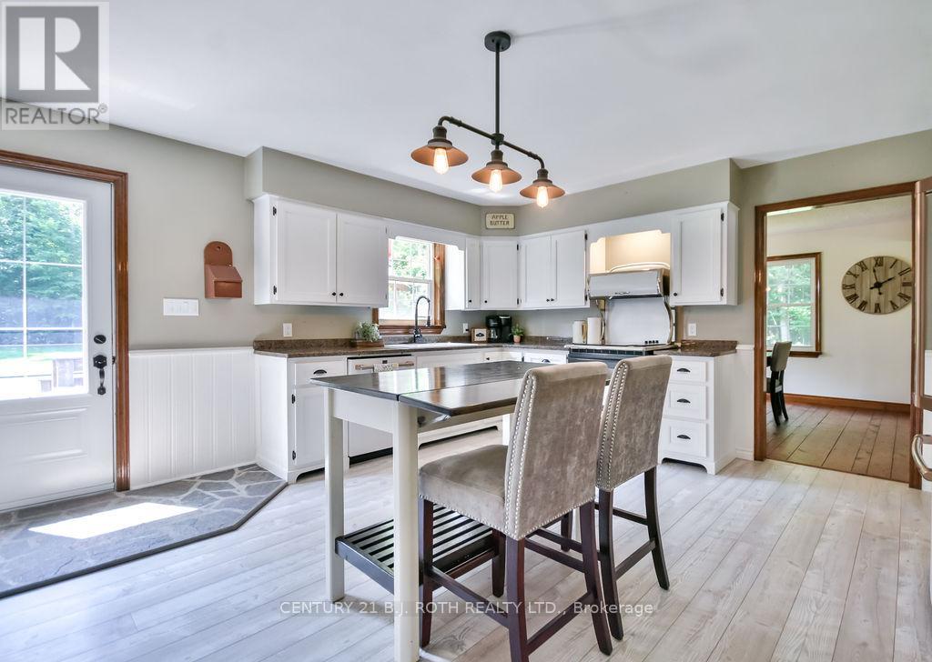 2357 South Orr Lake Road, Springwater, Ontario  L0L 1P0 - Photo 25 - S12450456