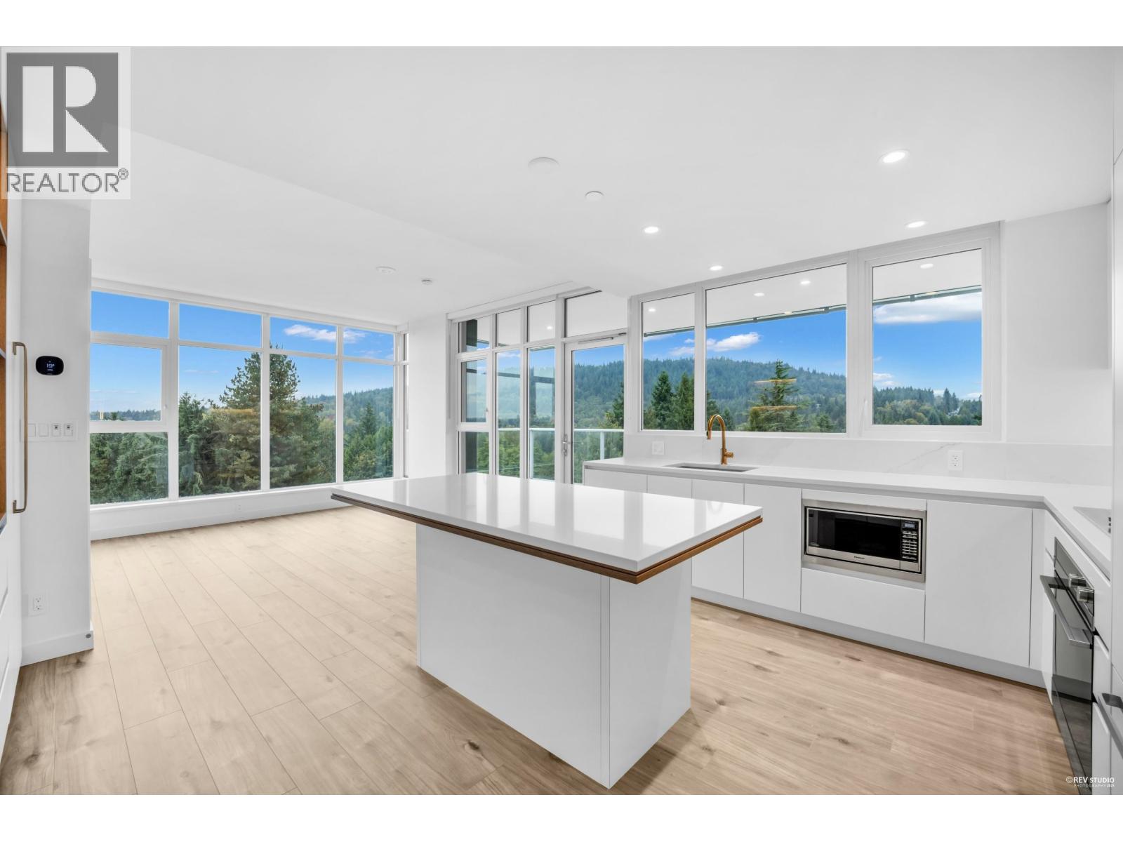 508 720 FARROW STREET, Coquitlam, British Columbia