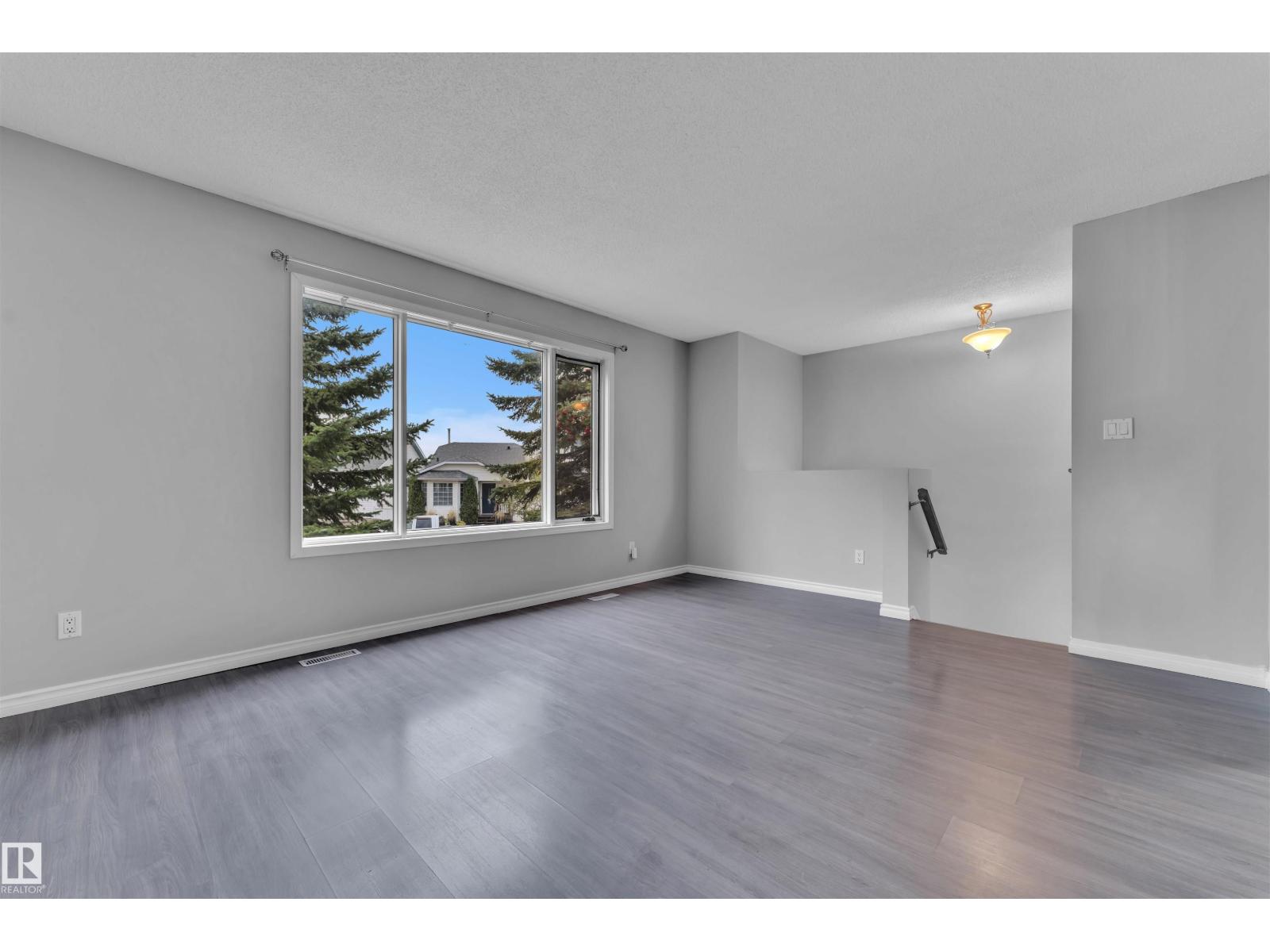 756 Johns Rd Nw, Edmonton, Alberta  T6L 6P2 - Photo 10 - E4461206