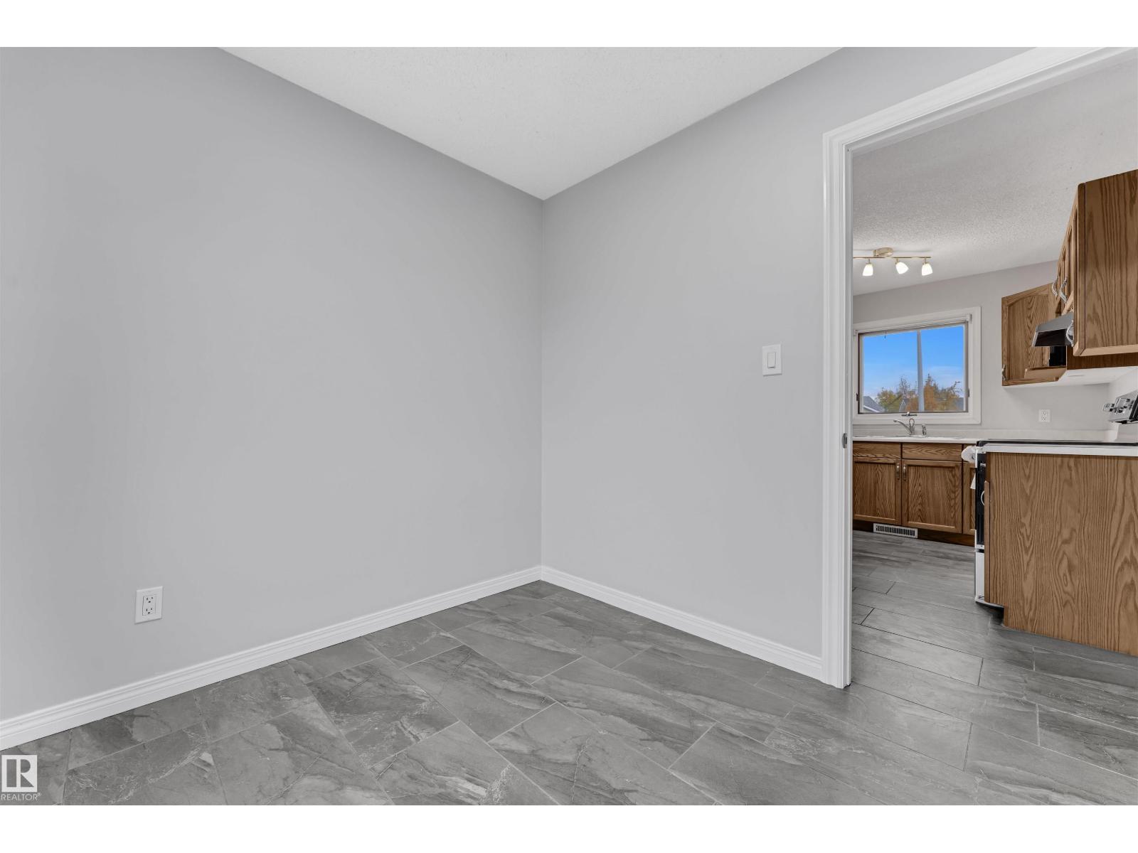 756 Johns Rd Nw, Edmonton, Alberta  T6L 6P2 - Photo 18 - E4461206