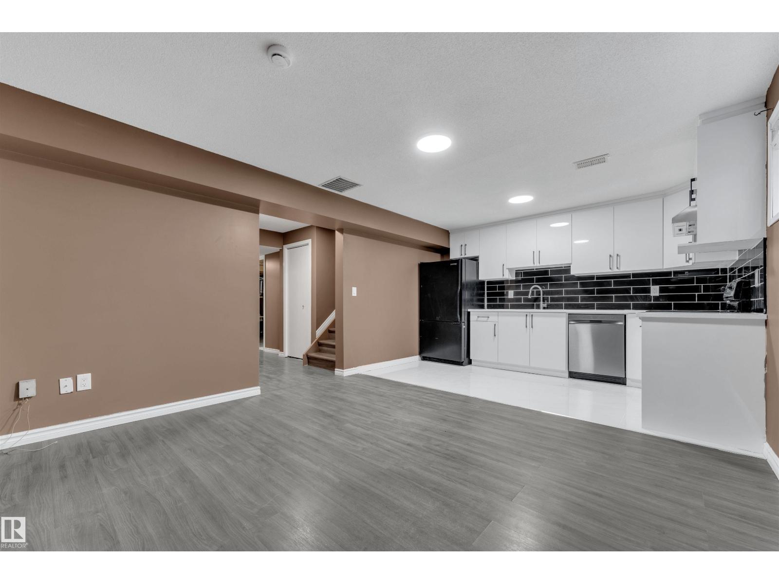 756 Johns Rd Nw, Edmonton, Alberta  T6L 6P2 - Photo 28 - E4461206