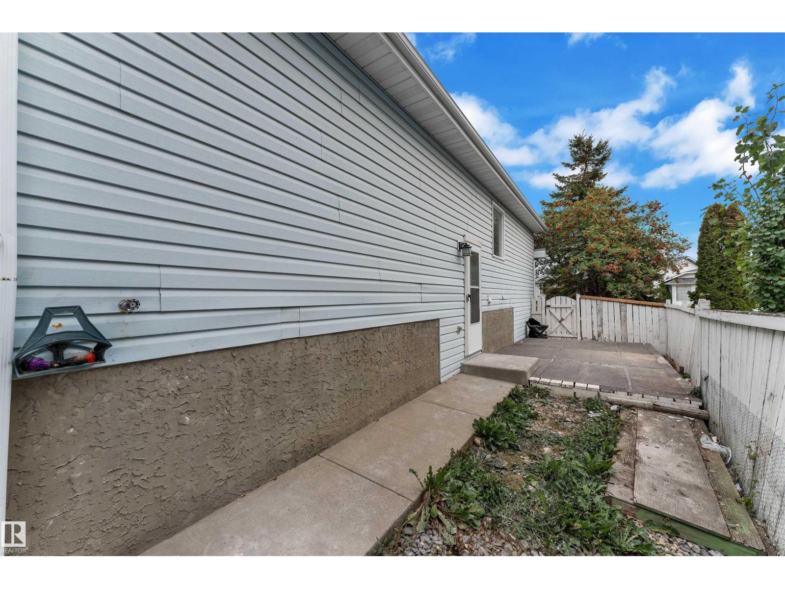 756 Johns Rd Nw, Edmonton, Alberta  T6L 6P2 - Photo 4 - E4461206