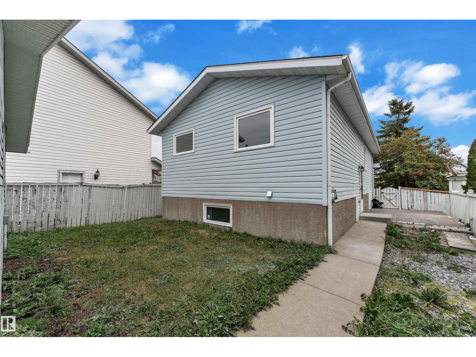 756 Johns Rd Nw, Edmonton, Alberta  T6L 6P2 - Photo 5 - E4461206