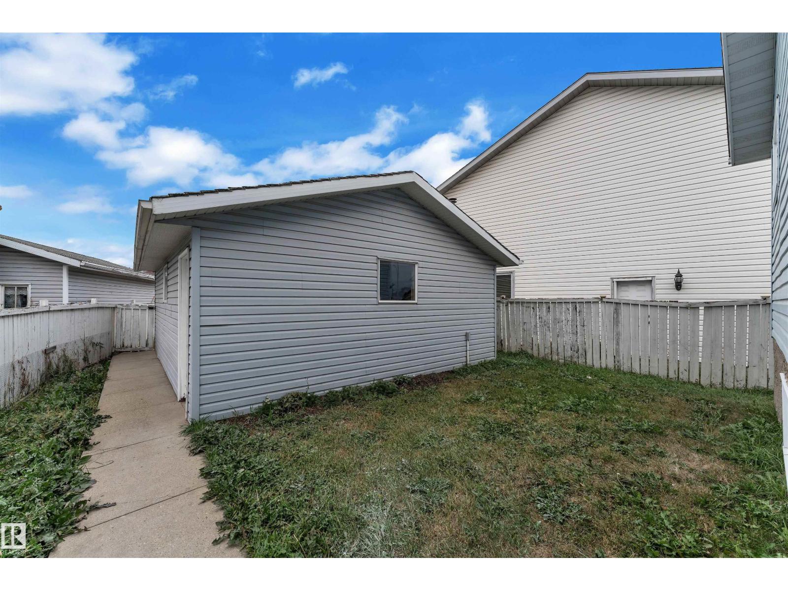 756 Johns Rd Nw, Edmonton, Alberta  T6L 6P2 - Photo 6 - E4461206