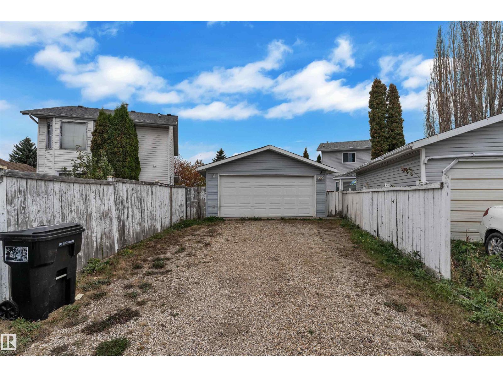 756 Johns Rd Nw, Edmonton, Alberta  T6L 6P2 - Photo 7 - E4461206