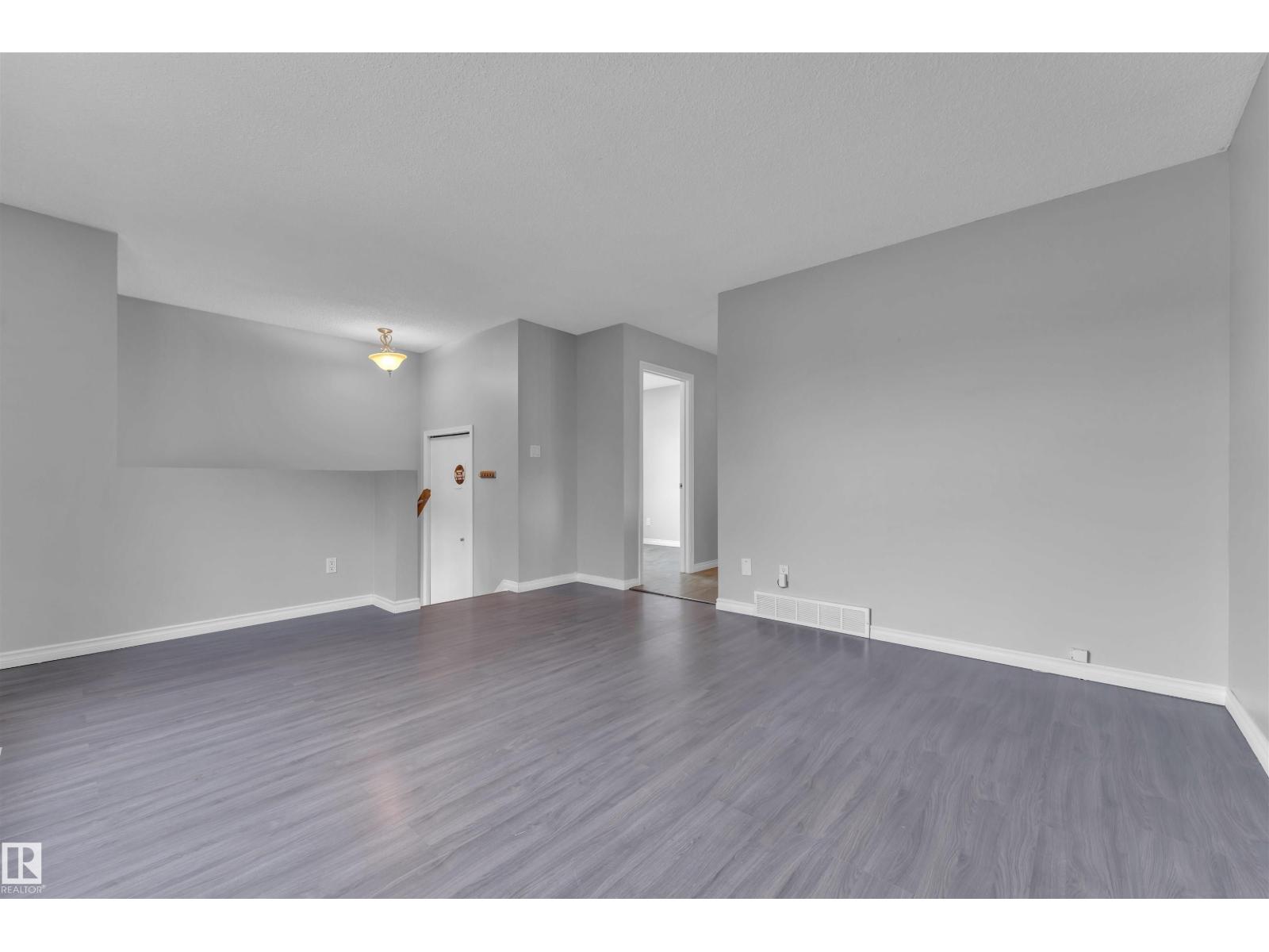 756 Johns Rd Nw, Edmonton, Alberta  T6L 6P2 - Photo 9 - E4461206