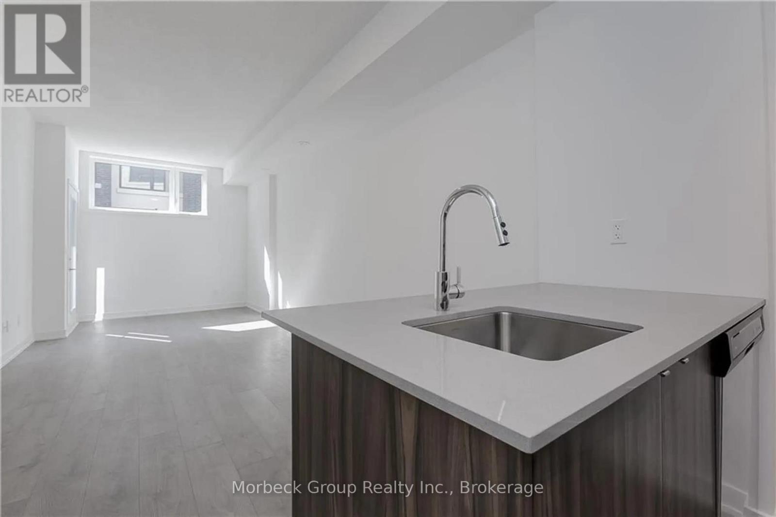 101 - 1135 Cooke Boulevard, Burlington, Ontario  L7T 0C3 - Photo 11 - W12450509