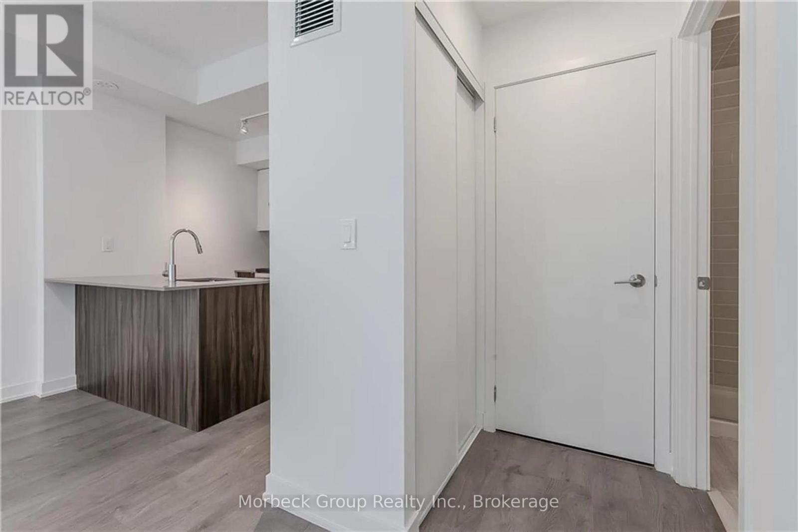 101 - 1135 Cooke Boulevard, Burlington, Ontario  L7T 0C3 - Photo 9 - W12450509