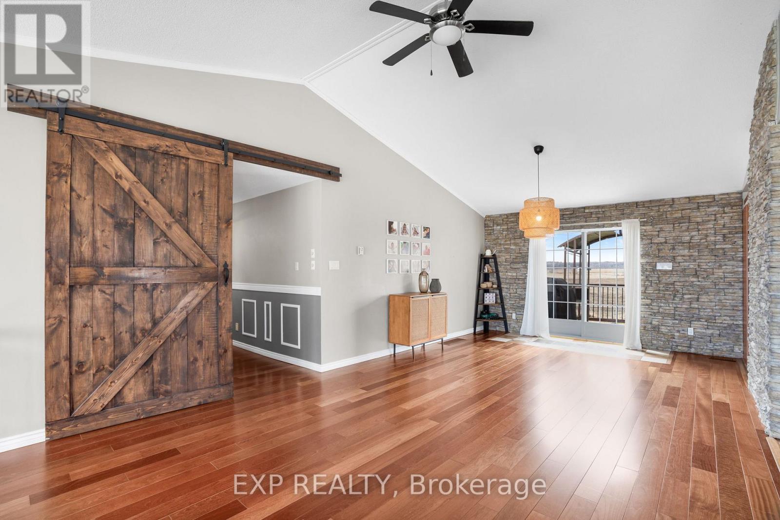 2864 Principale Street, Alfred And Plantagenet, Ontario  K0A 3K0 - Photo 6 - X12450605