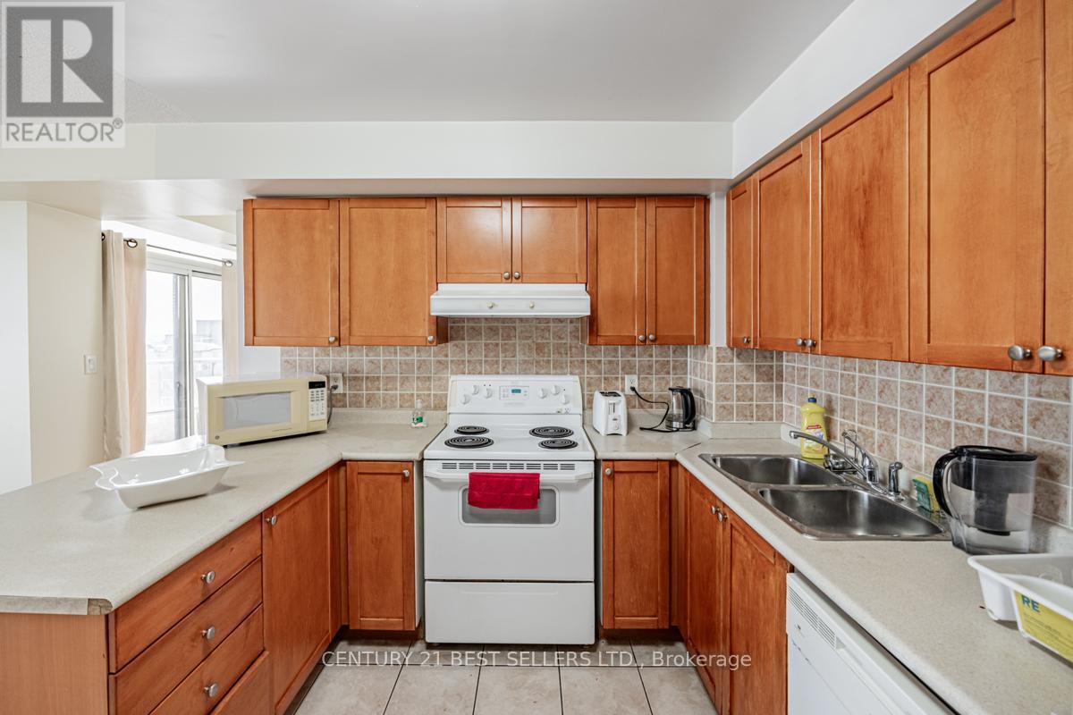 1715 - 3880 Duke Of York Boulevard, Mississauga, Ontario  L5B 4M7 - Photo 12 - W12450444