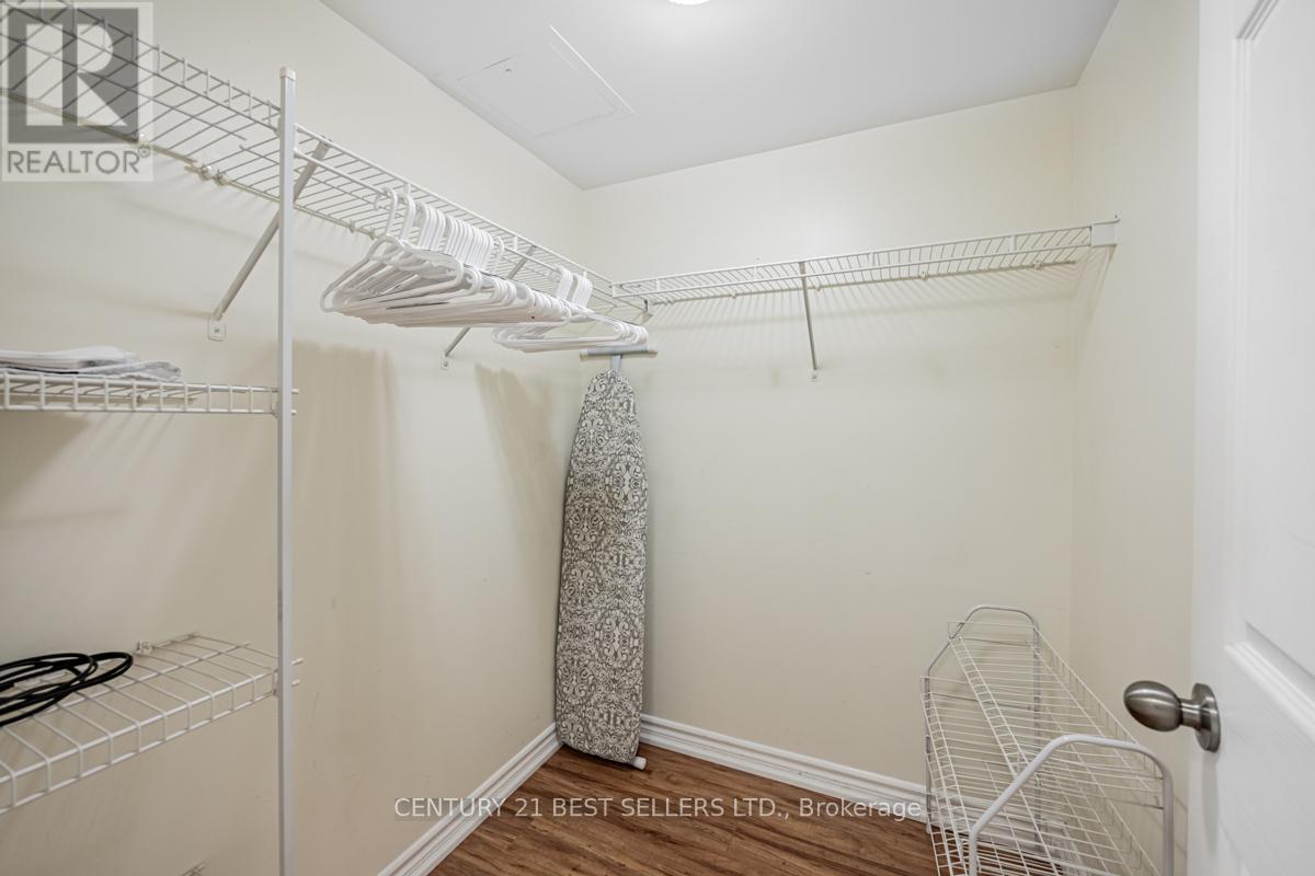 1715 - 3880 Duke Of York Boulevard, Mississauga, Ontario  L5B 4M7 - Photo 18 - W12450444