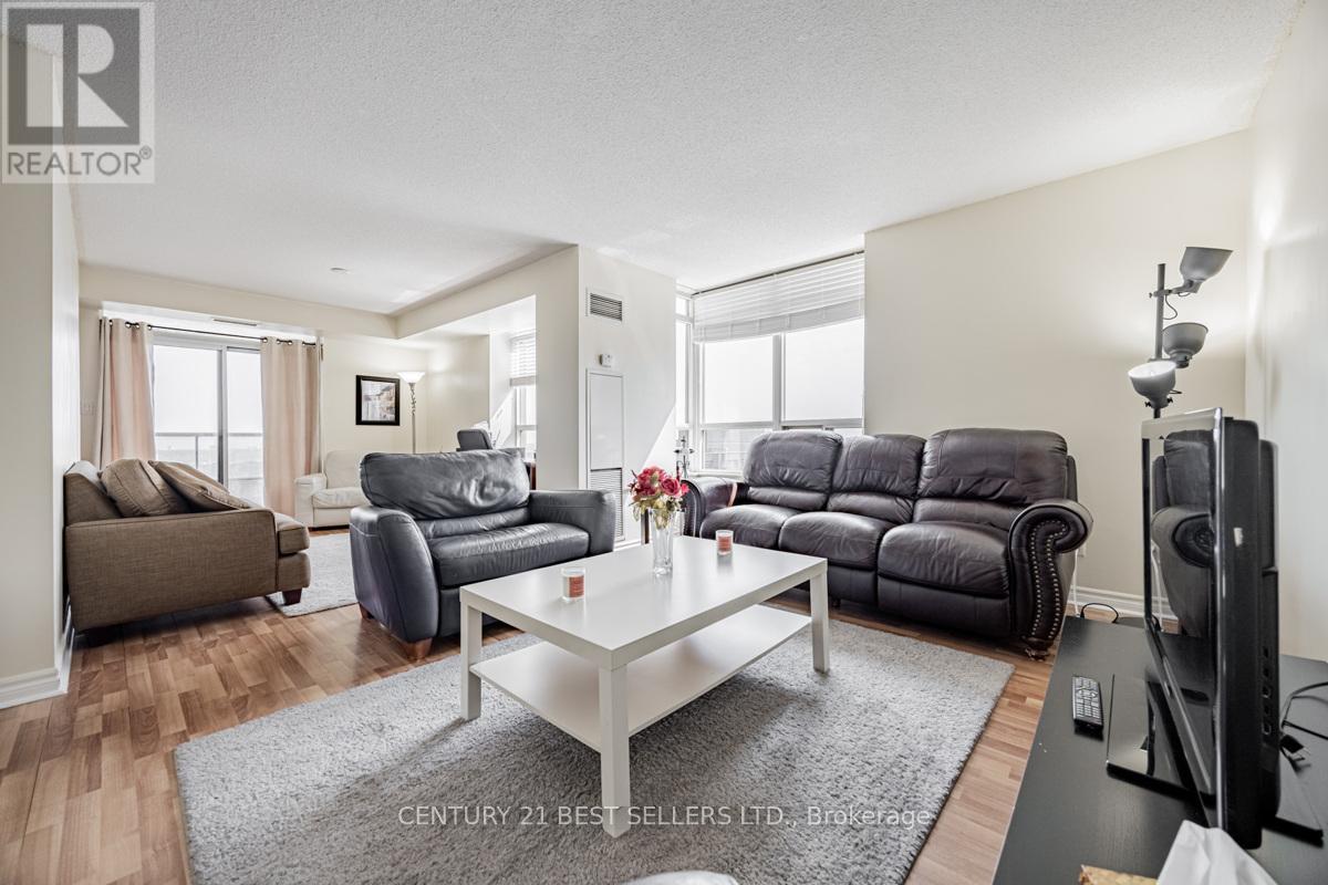 1715 - 3880 Duke Of York Boulevard, Mississauga, Ontario  L5B 4M7 - Photo 4 - W12450444