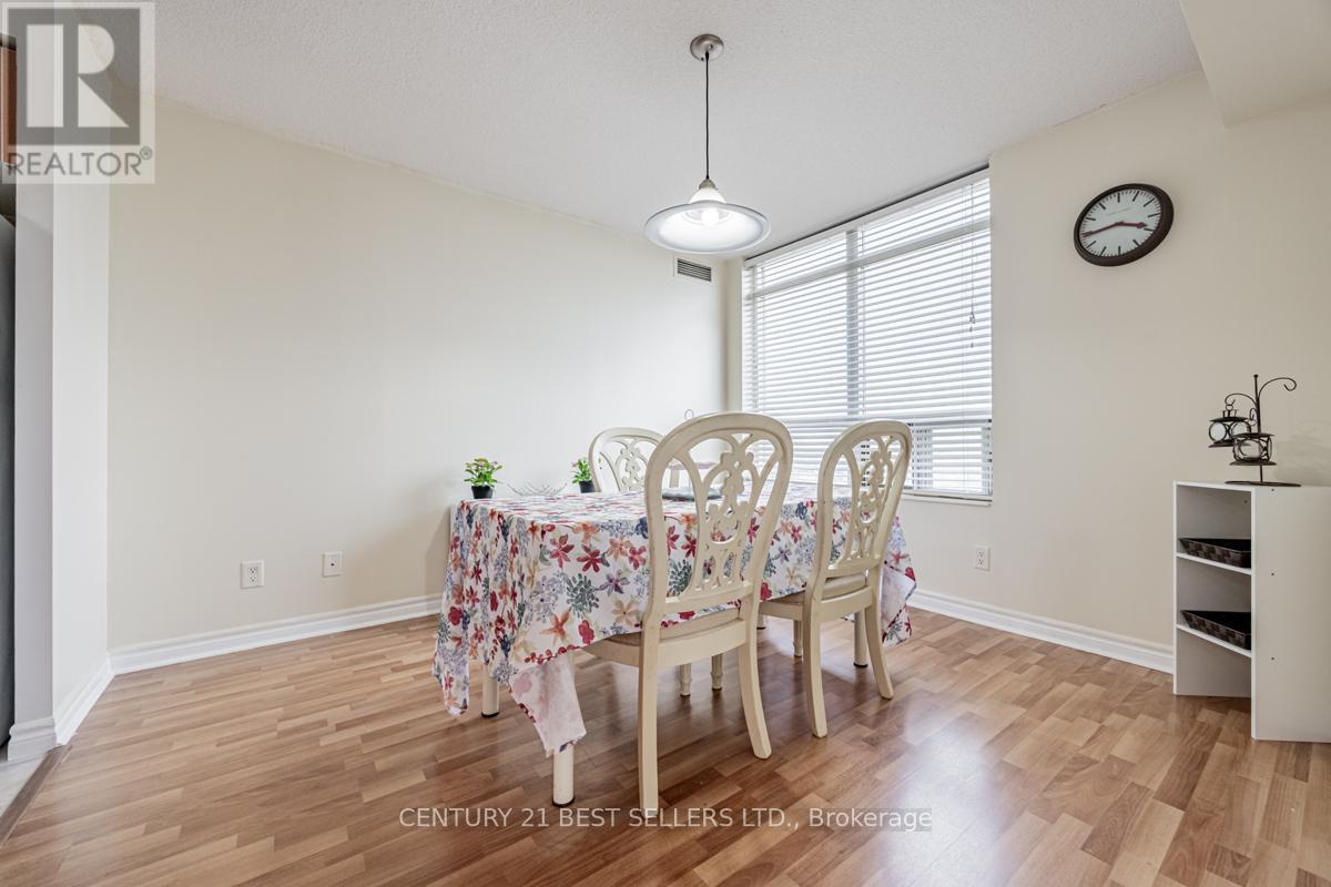 1715 - 3880 Duke Of York Boulevard, Mississauga, Ontario  L5B 4M7 - Photo 9 - W12450444