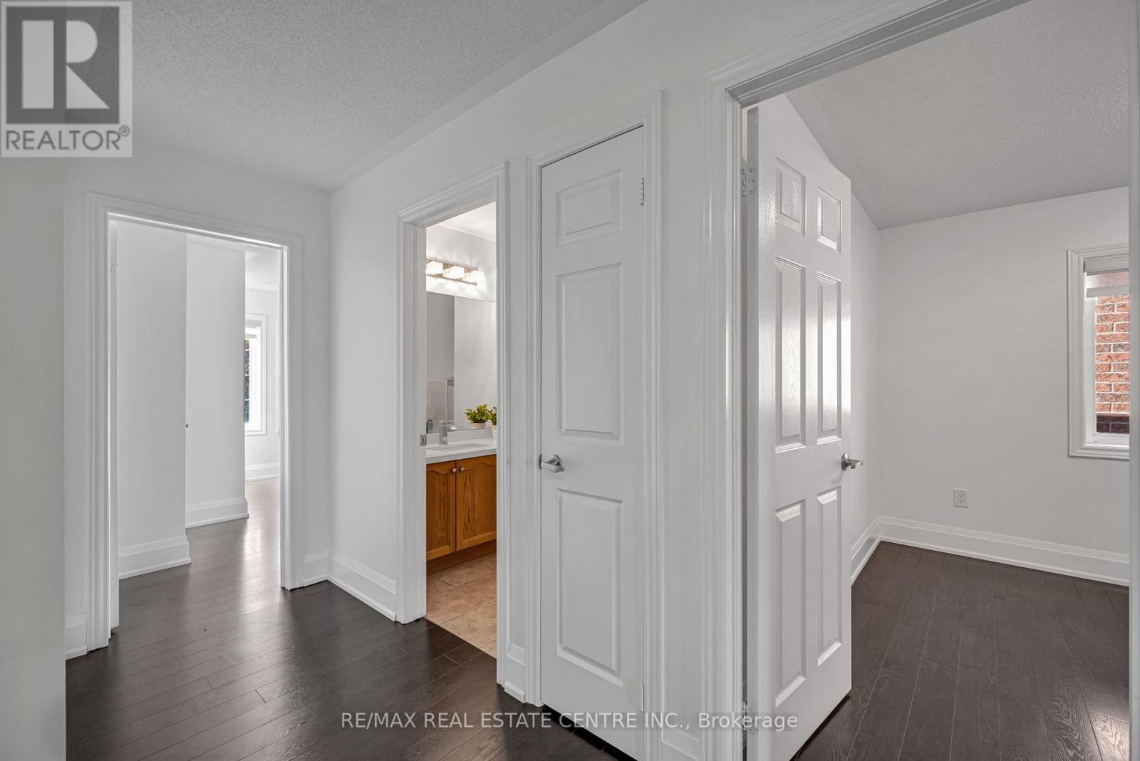 425 Bussel Crescent, Milton, Ontario  L9T 0W7 - Photo 30 - W12450460