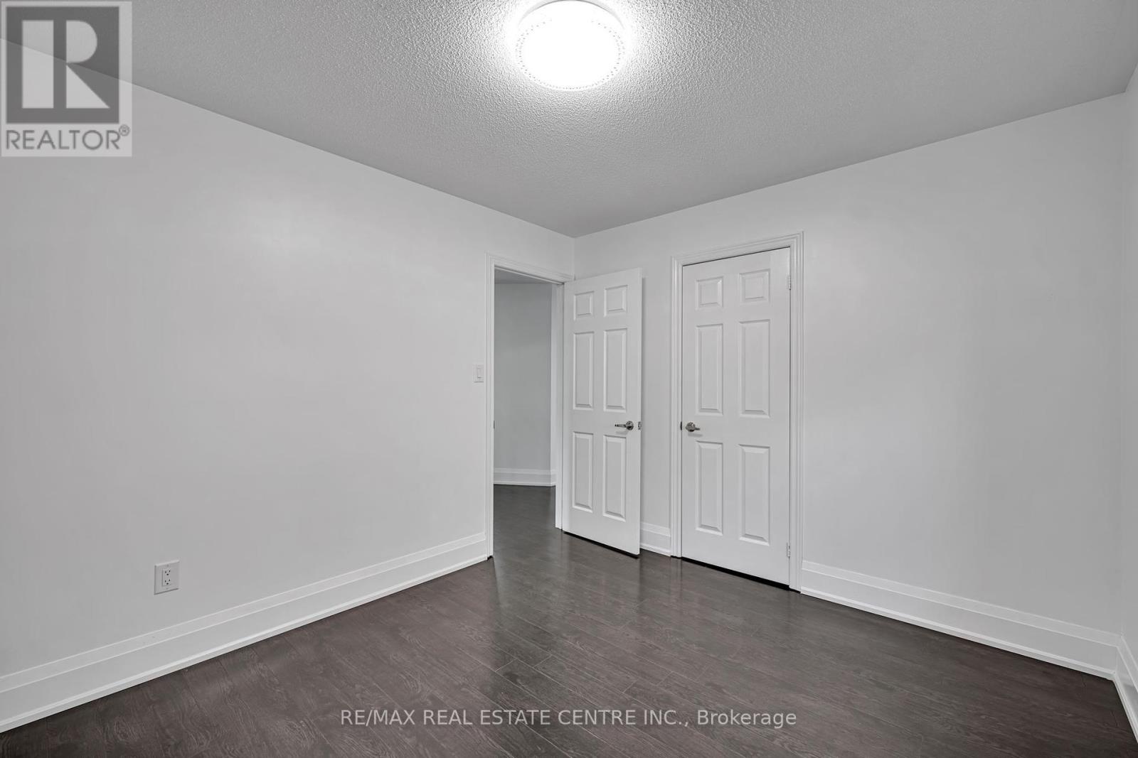 425 Bussel Crescent, Milton, Ontario  L9T 0W7 - Photo 36 - W12450460