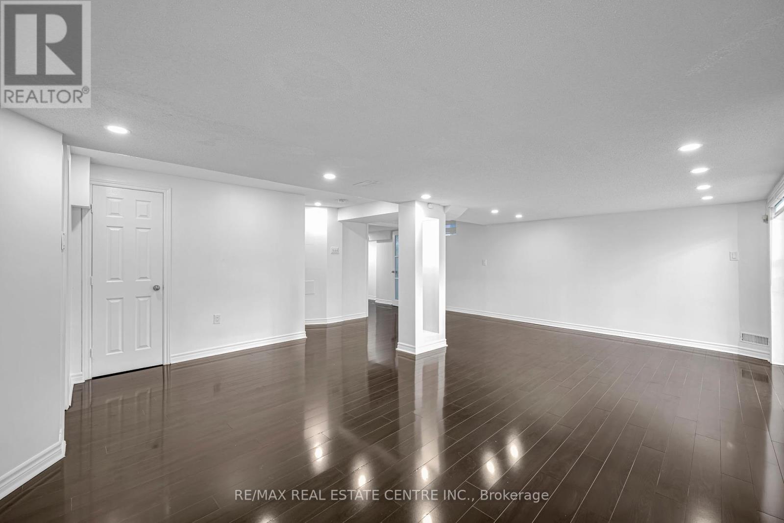 425 Bussel Crescent, Milton, Ontario  L9T 0W7 - Photo 42 - W12450460