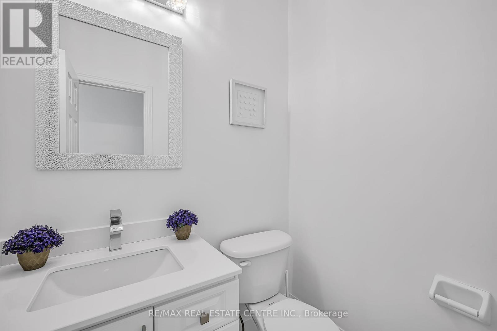 425 Bussel Crescent, Milton, Ontario  L9T 0W7 - Photo 6 - W12450460