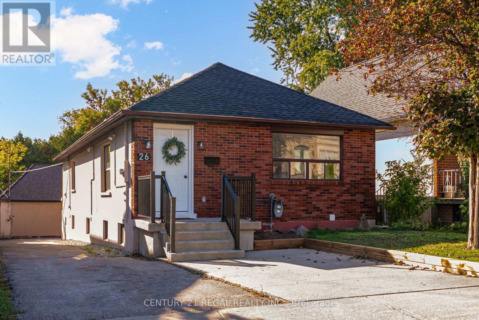 26 ALYWARD STREET, Toronto, Ontario