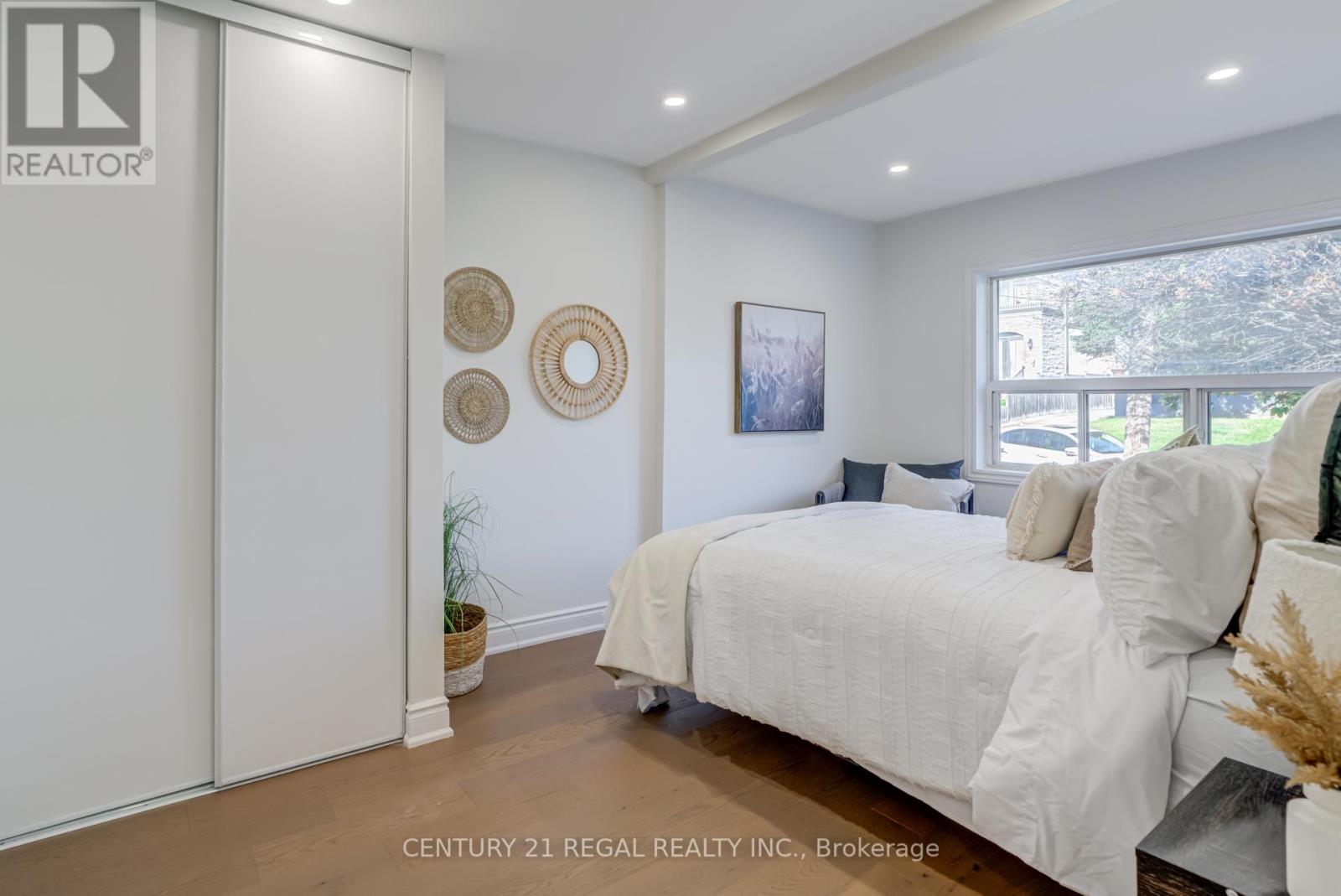 26 Alyward Street, Toronto, Ontario  M6M 3L2 - Photo 11 - W12450469