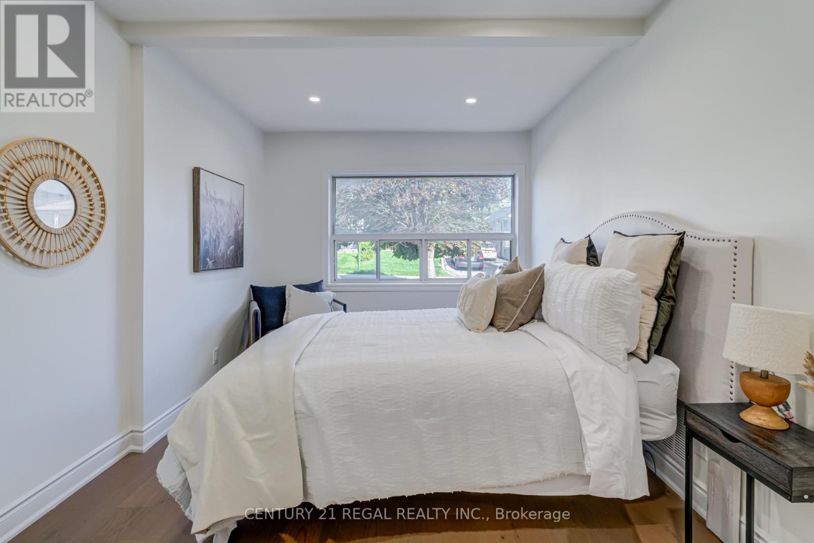 26 Alyward Street, Toronto, Ontario  M6M 3L2 - Photo 12 - W12450469