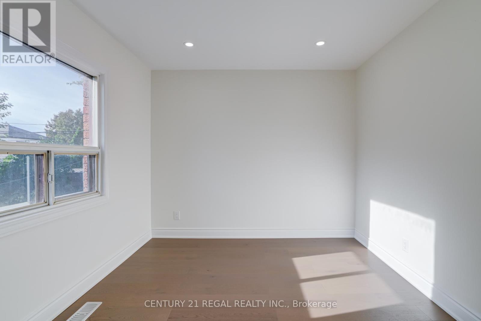 26 Alyward Street, Toronto, Ontario  M6M 3L2 - Photo 16 - W12450469