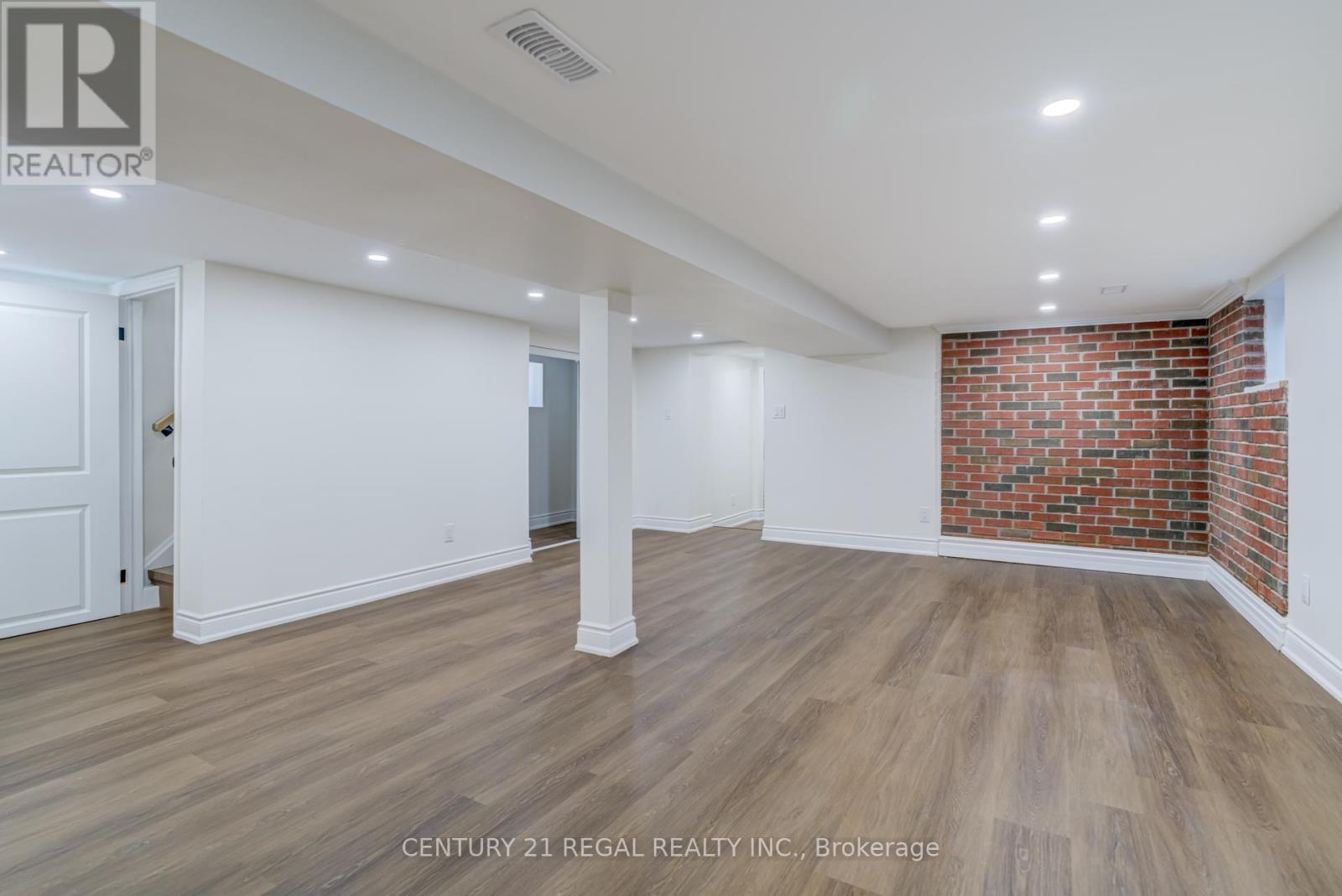 26 Alyward Street, Toronto, Ontario  M6M 3L2 - Photo 18 - W12450469