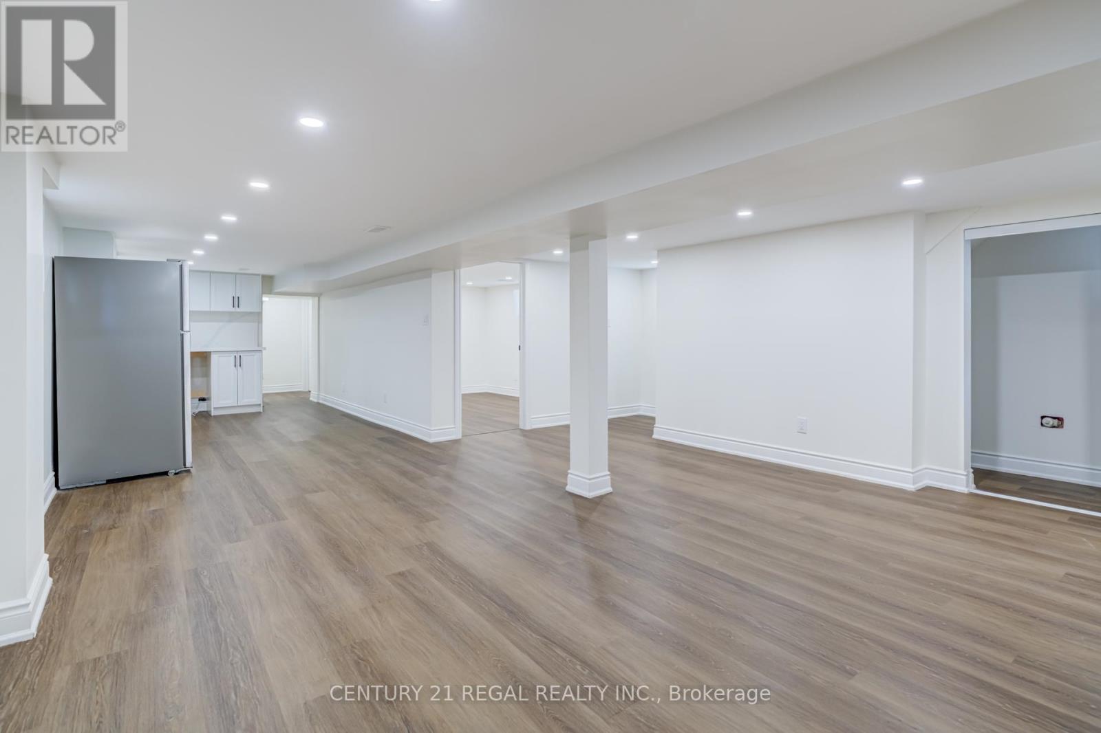 26 Alyward Street, Toronto, Ontario  M6M 3L2 - Photo 19 - W12450469