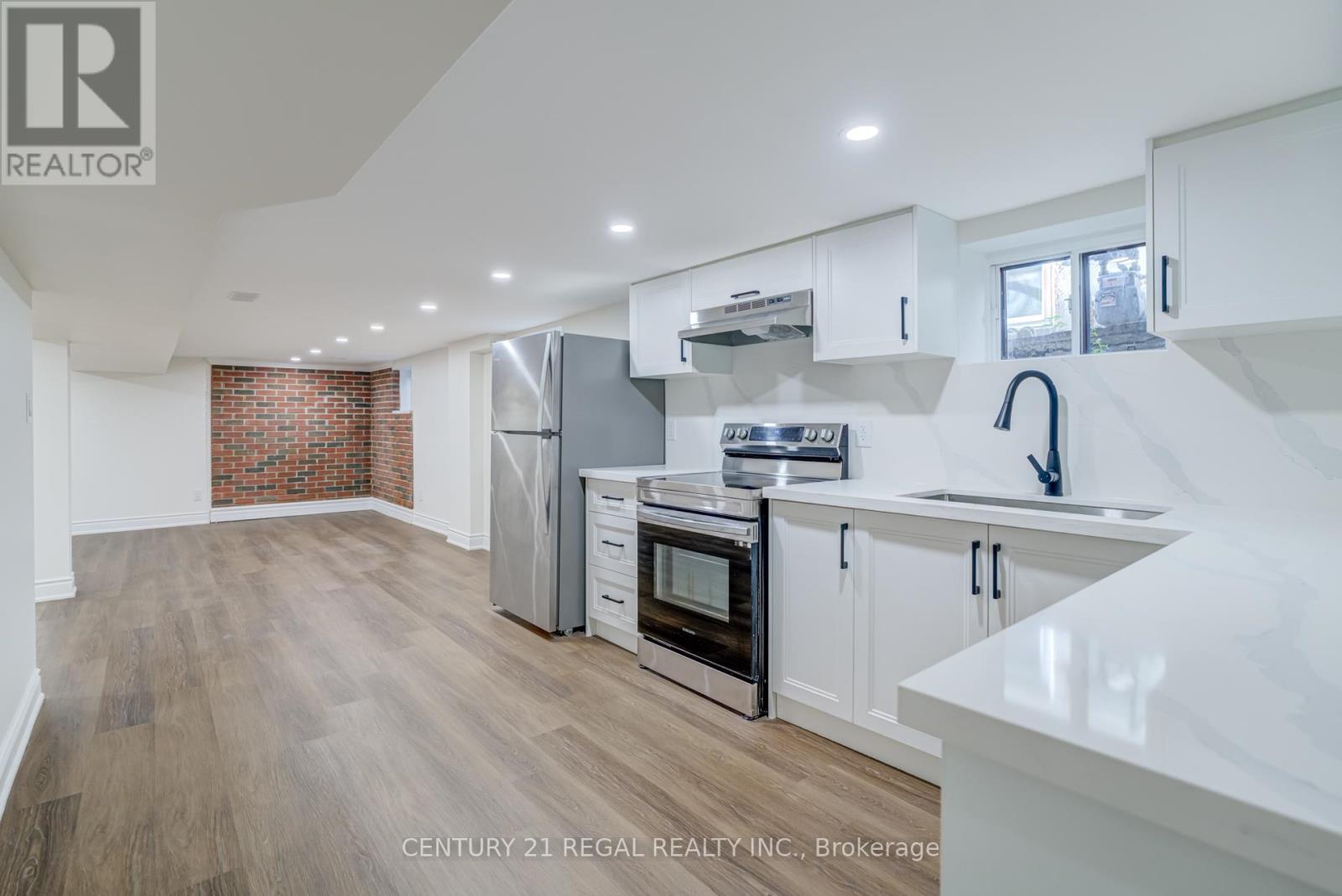26 Alyward Street, Toronto, Ontario  M6M 3L2 - Photo 21 - W12450469