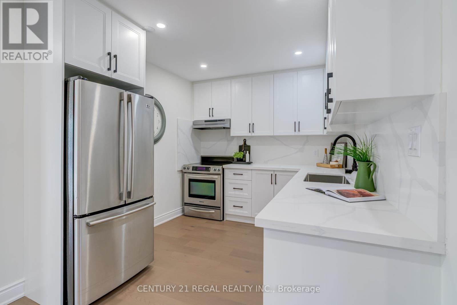 26 Alyward Street, Toronto, Ontario  M6M 3L2 - Photo 7 - W12450469