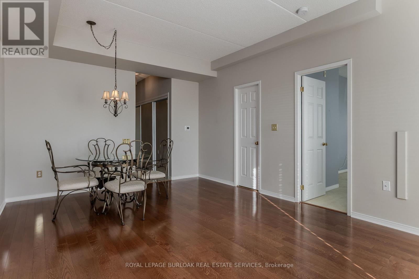 401 - 2075 Amherst Heights Drive, Burlington, Ontario  L7P 5B8 - Photo 10 - W12450471