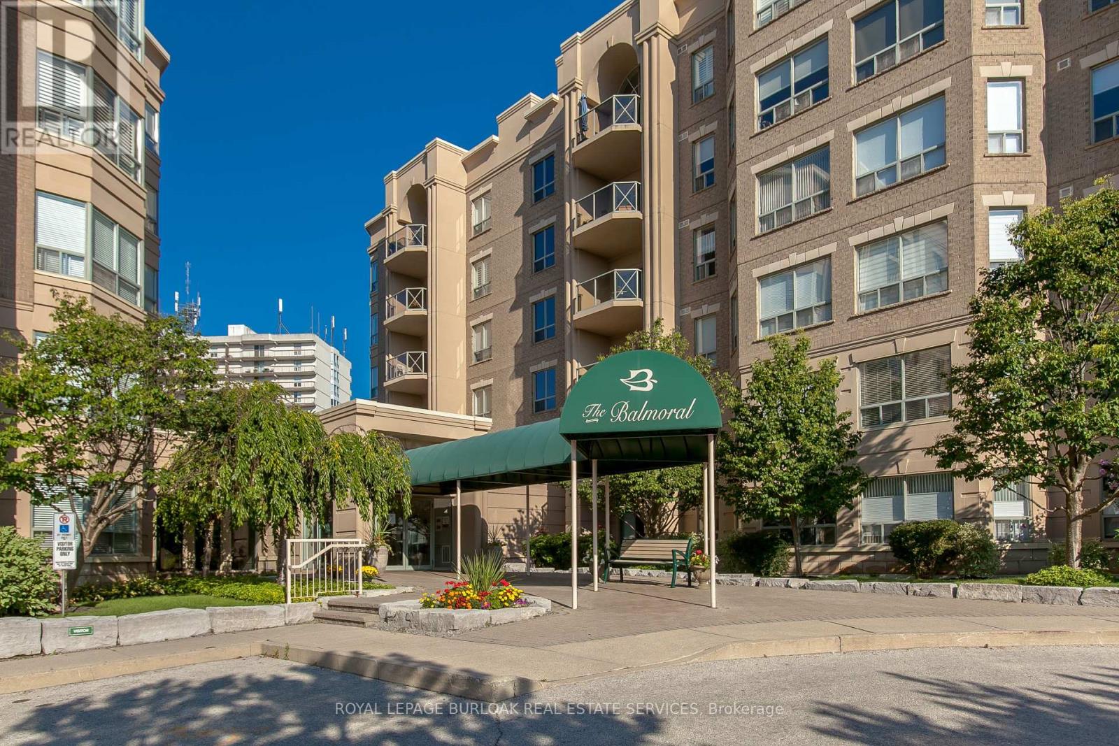 401 - 2075 Amherst Heights Drive, Burlington, Ontario  L7P 5B8 - Photo 3 - W12450471