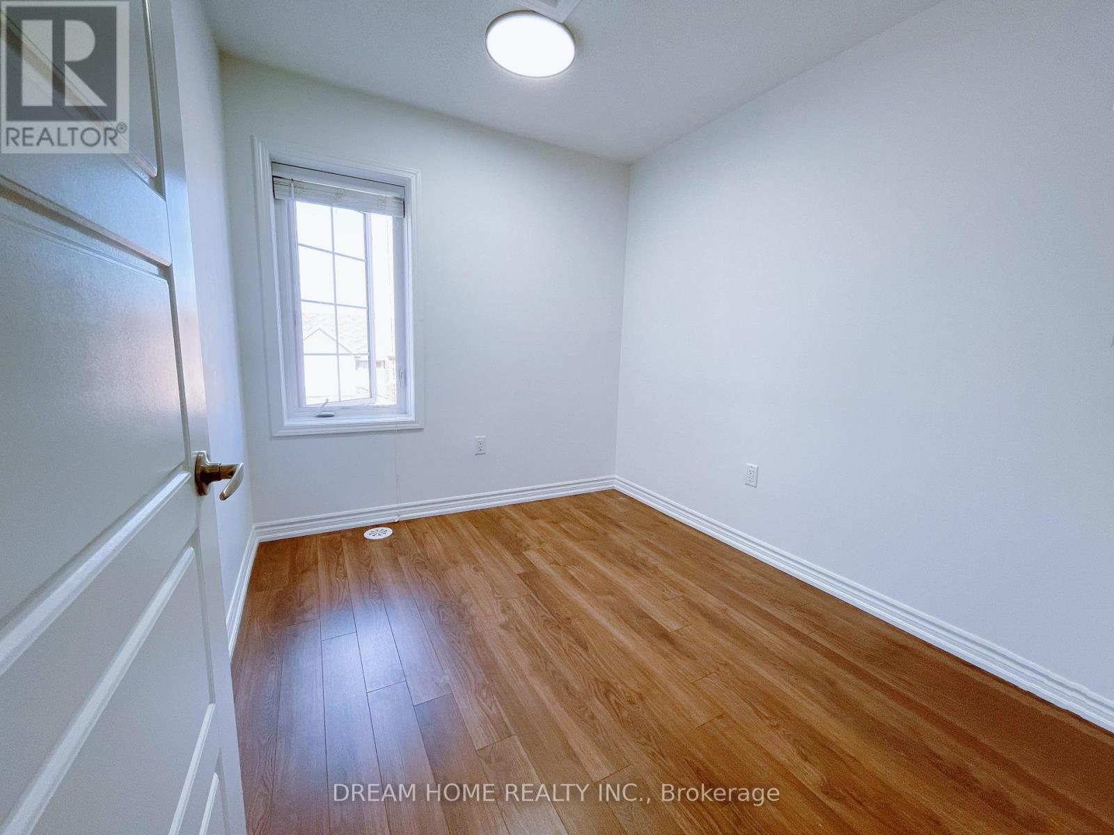 651 Laking Terrace, Milton, Ontario  L9T 9J4 - Photo 16 - W12450495