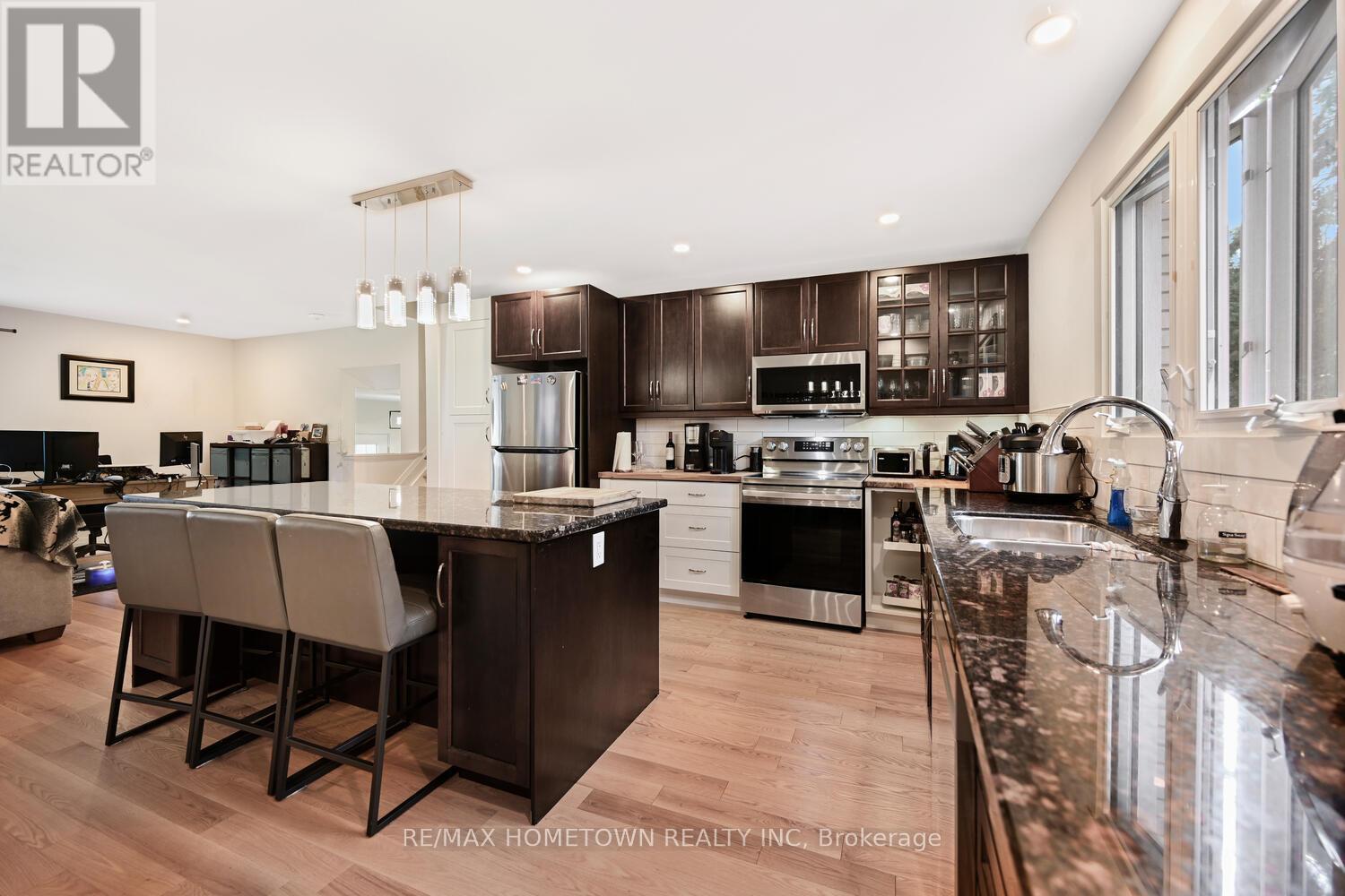 6 Maplewood Circle, Brockville, Ontario  K6V 1N4 - Photo 12 - X12450521