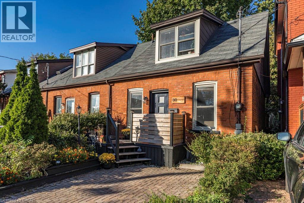 30 SUNSET Avenue, Hamilton, Ontario