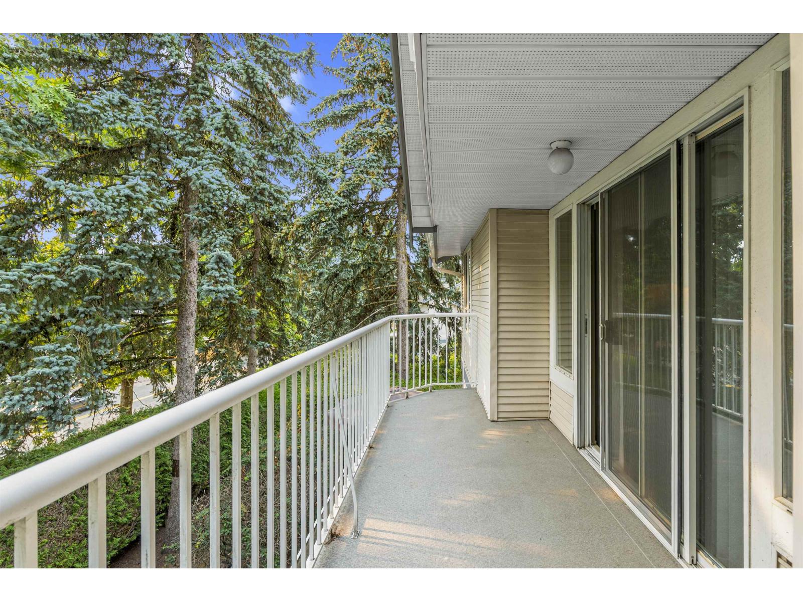 212 9072 Fleetwood Way, Surrey, British Columbia  V3R 0M6 - Photo 14 - R3055659