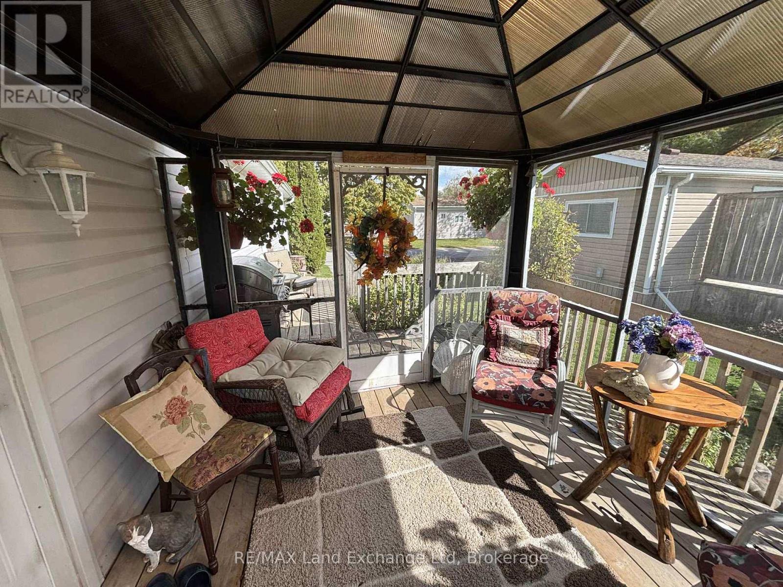 35 Briarwood Crescent, North Huron (Wingham), Ontario  N0G 2W0 - Photo 18 - X12450512