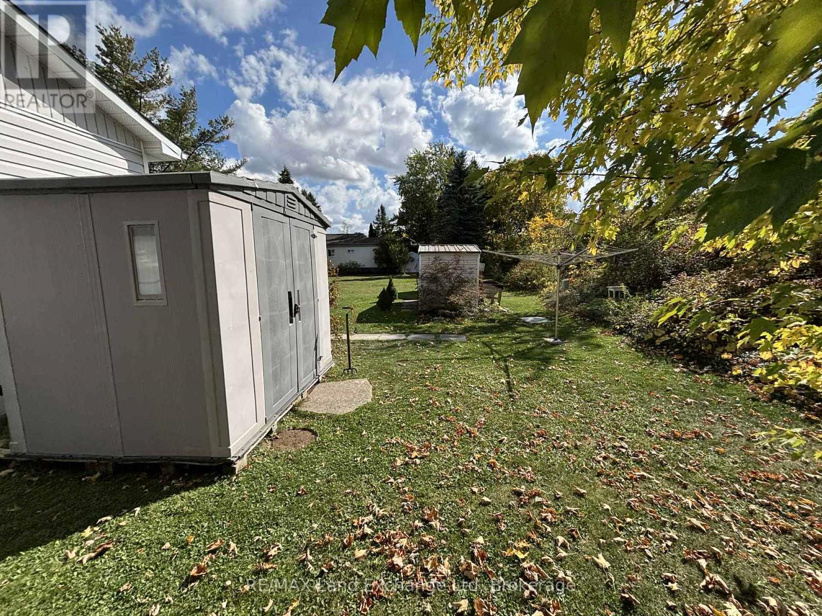 35 Briarwood Crescent, North Huron (Wingham), Ontario  N0G 2W0 - Photo 20 - X12450512