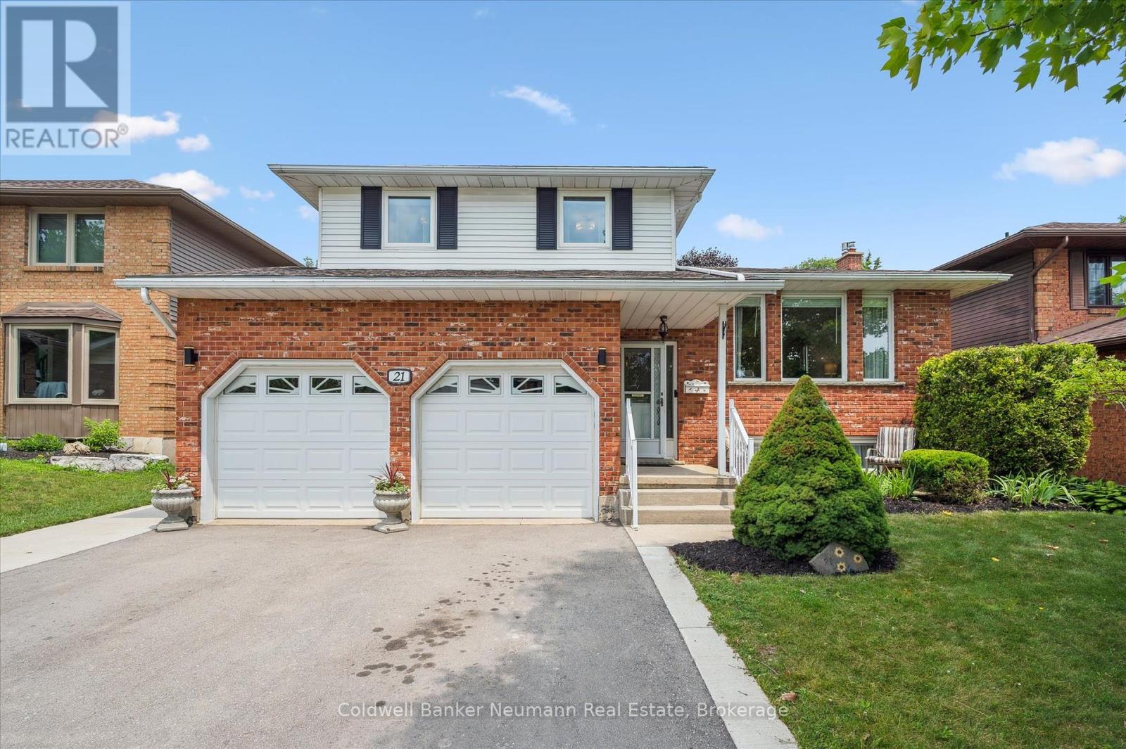 21 OLD COLONY TRAIL, Guelph, Ontario